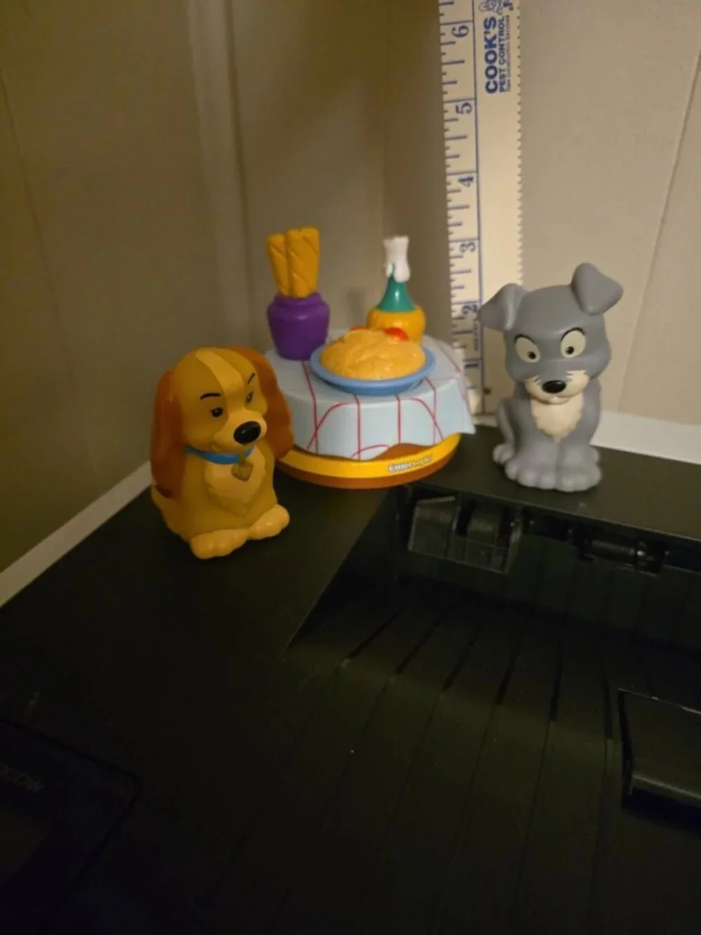 Fisher-Price Disney Little People Lady and the Tramp Set with Figures and Table